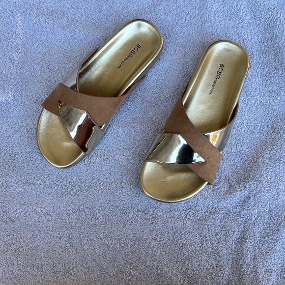 New BCBGENERATION Gold Slide Sandals - Picture 4 of 8